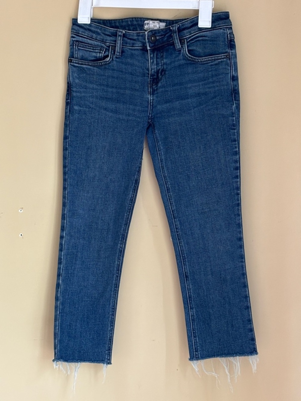 Free People Raw Hem Cropped Skinny Jeans Size 26 Medium Wash Stretch Denim - Picture 2 of 5